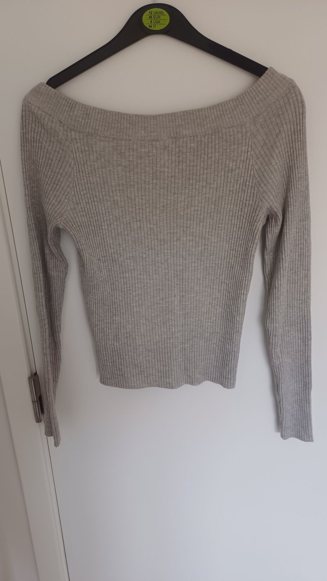 Camisola cinza da H&M- S