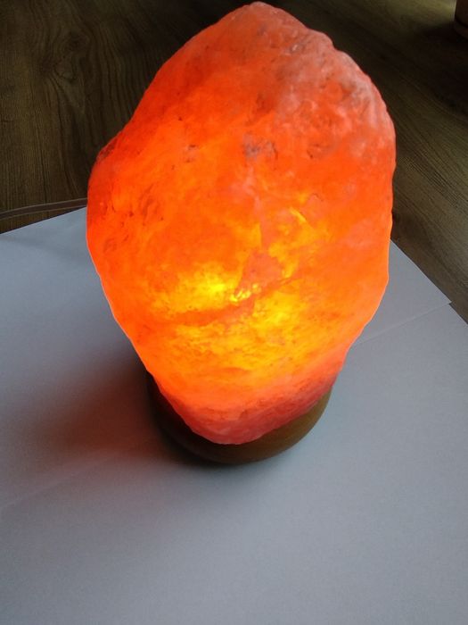 Lampa z soli himalajskiej