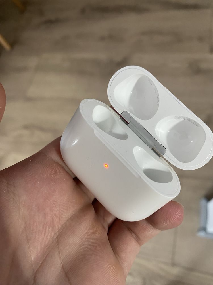 Etui ladujace Airpods 3 stan bdb A2566