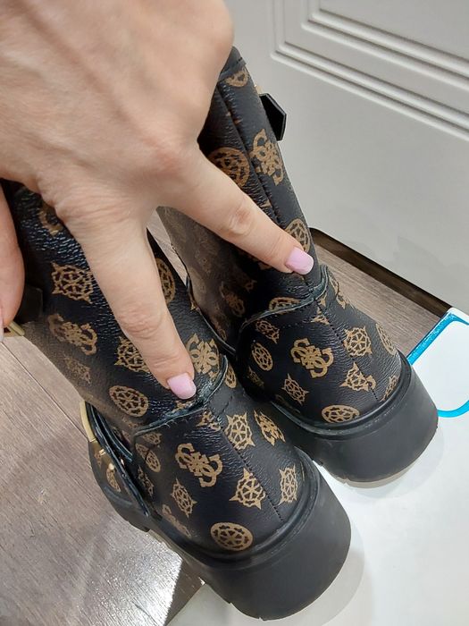 Botki Guess rozmiar 39