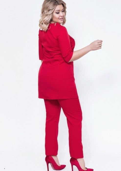 Стильний брючний костюм