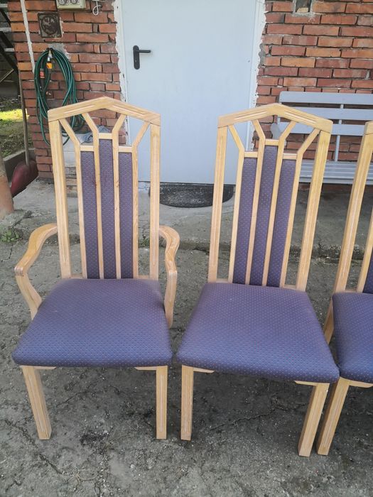 Dębowe krzesła z końca 20 wieku