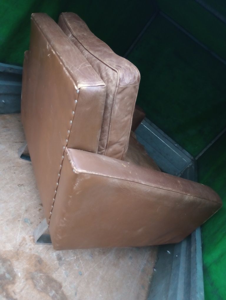 Fotel skórzany  pięknie styrany
