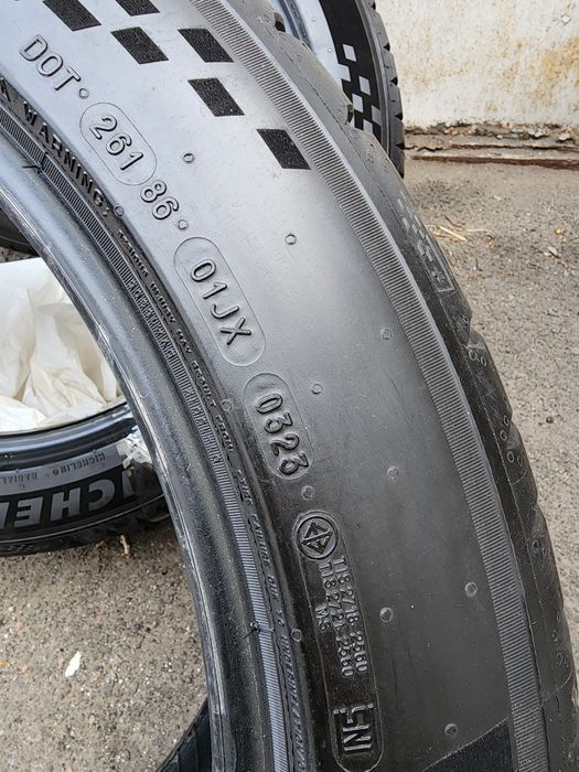 Michelin 285/40 r19  пара