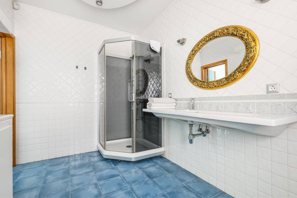 Дерибасовская 17.Центр.Посуточно.От хозяина.