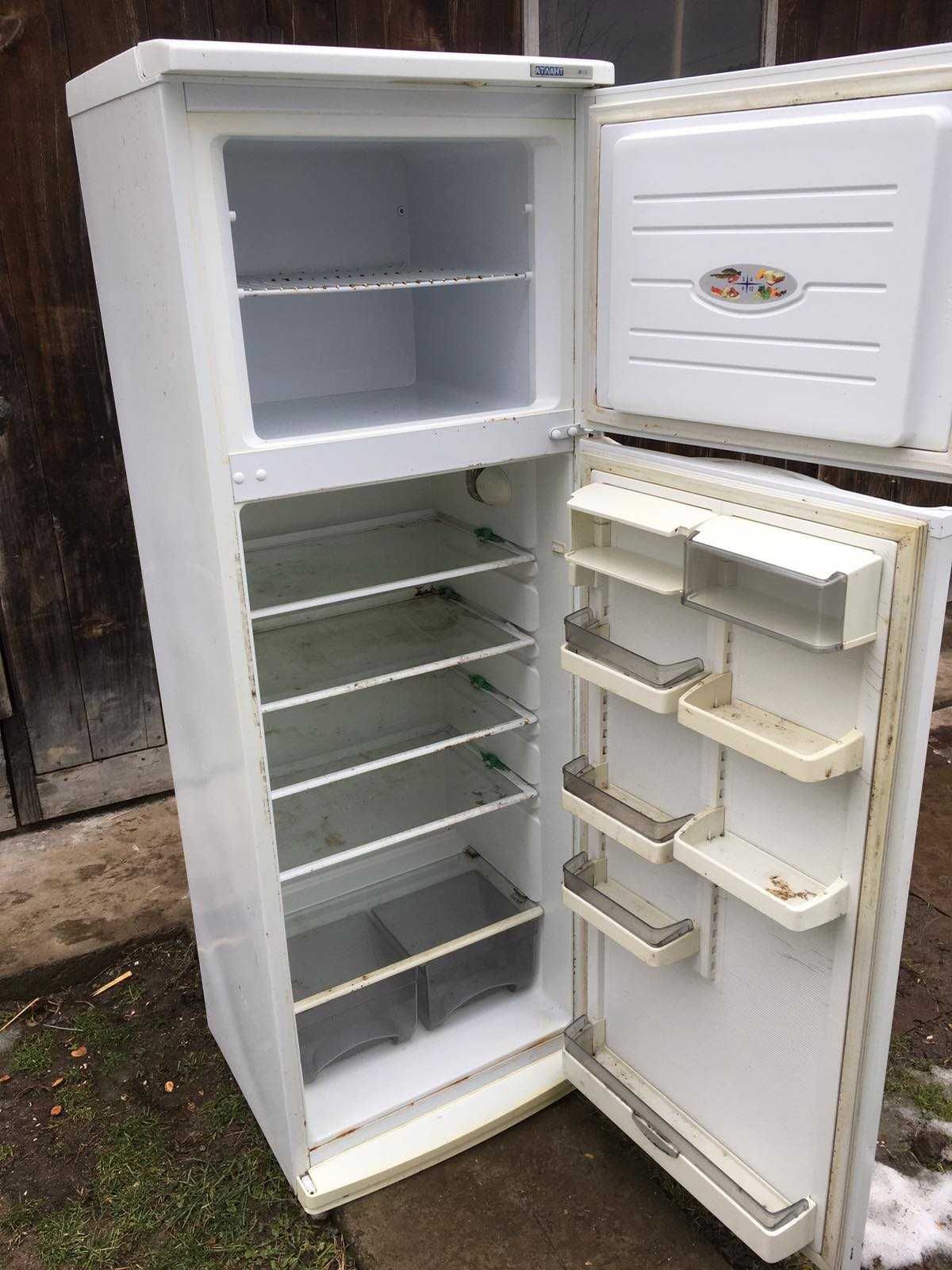 Холодильник Атлант под ремонт или запч