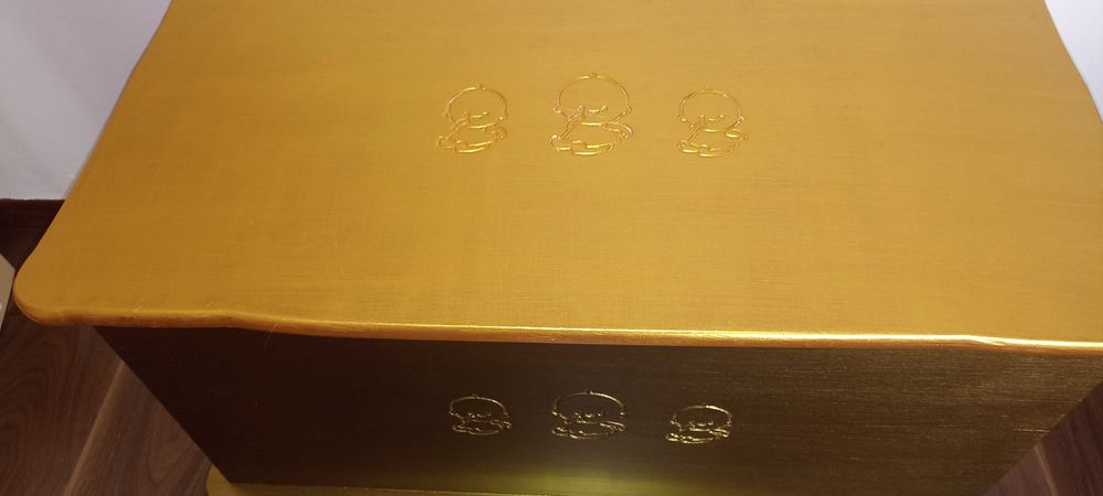 Baú de criança em madeira maciça