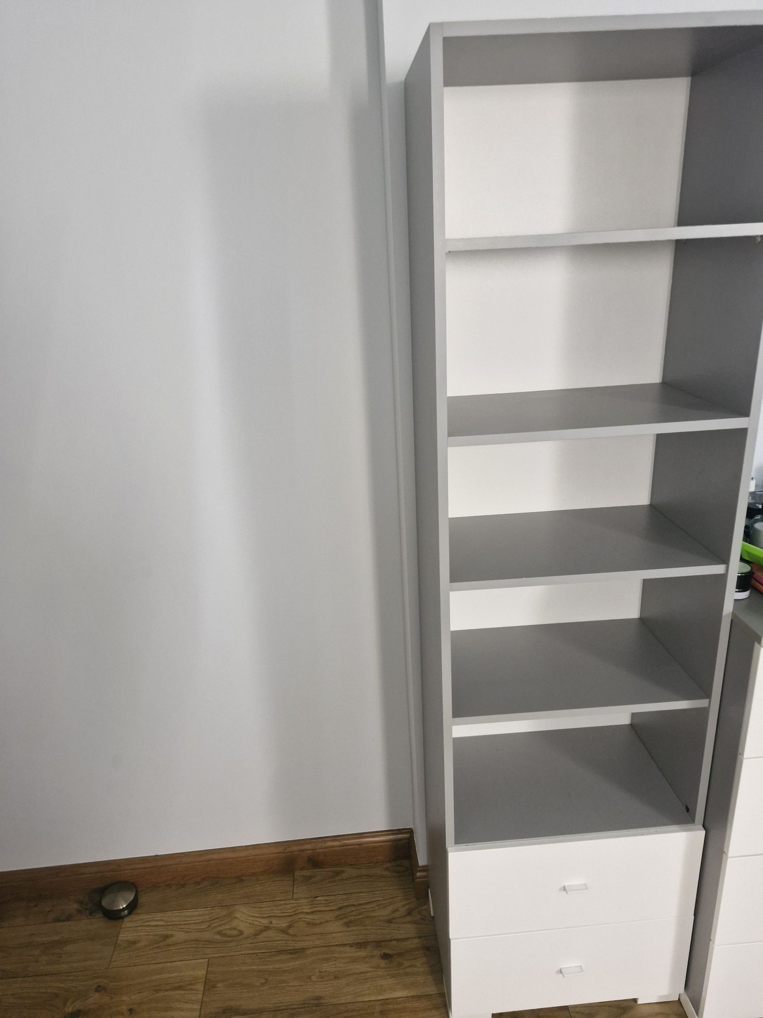 Komoda w stanie idealnym