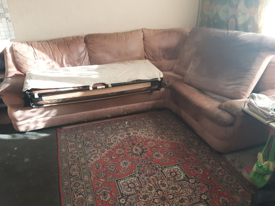 Продам кутовий диван.
