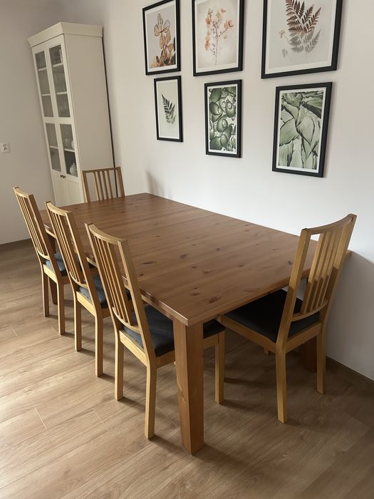 Stół z 12 krzesłami- rezerwacja