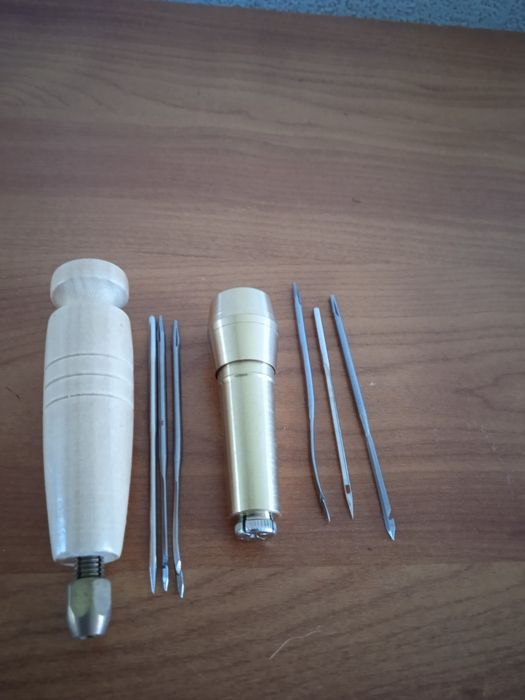 Набір для пошиву і ремонту шкіряних виробів.