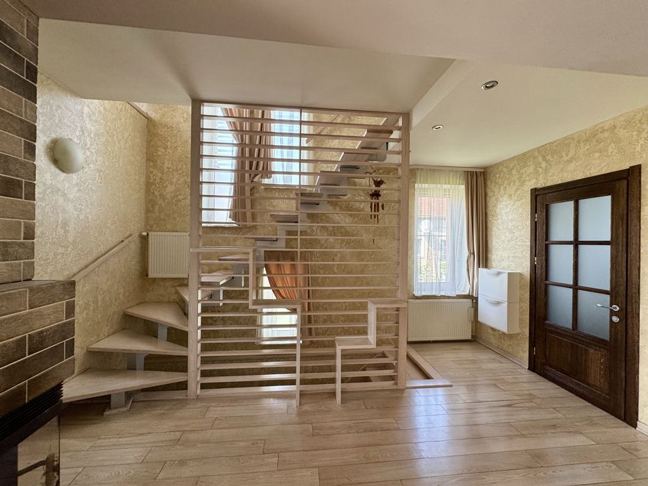 Маєток вашої мрії у центрі міста — гармонія затишку та комфорту