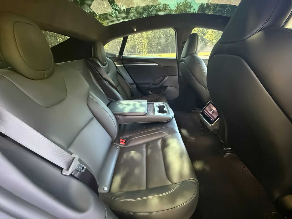 Tesla Model S      2021