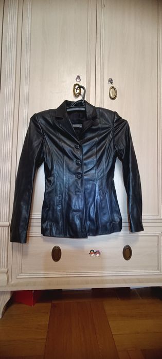 Продам чёрные женские кожаные пиджаки - куртки