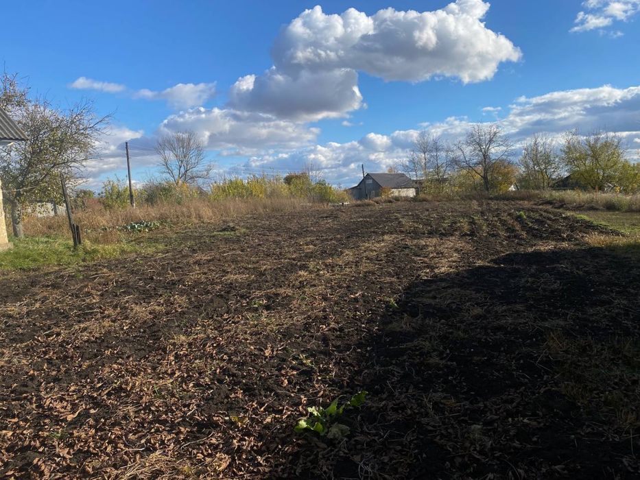 Продам земельну ділянку з будинком