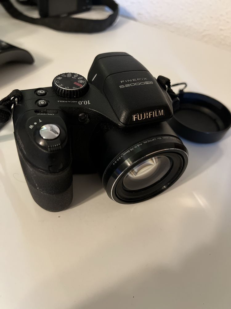 Fujifilm Finepix S2000hd