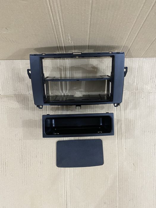 Оригінальна рамка магнитофона (1 Din) Mercedes w639 Vito