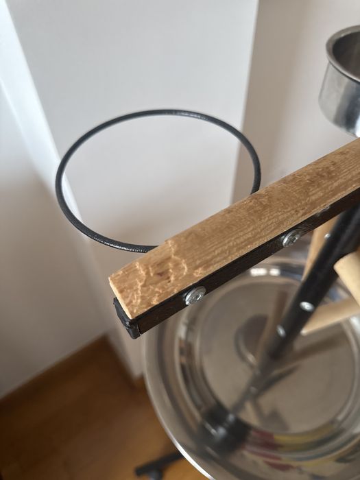 Poleiro papagaio com rodas