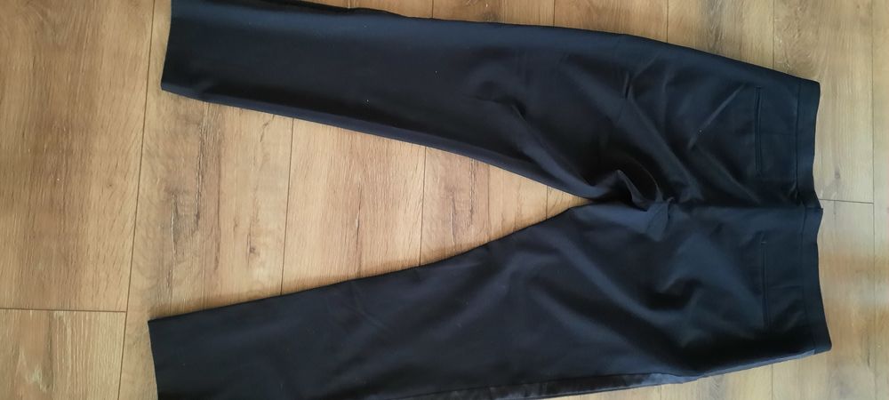 Spodnie damskie czarne HM