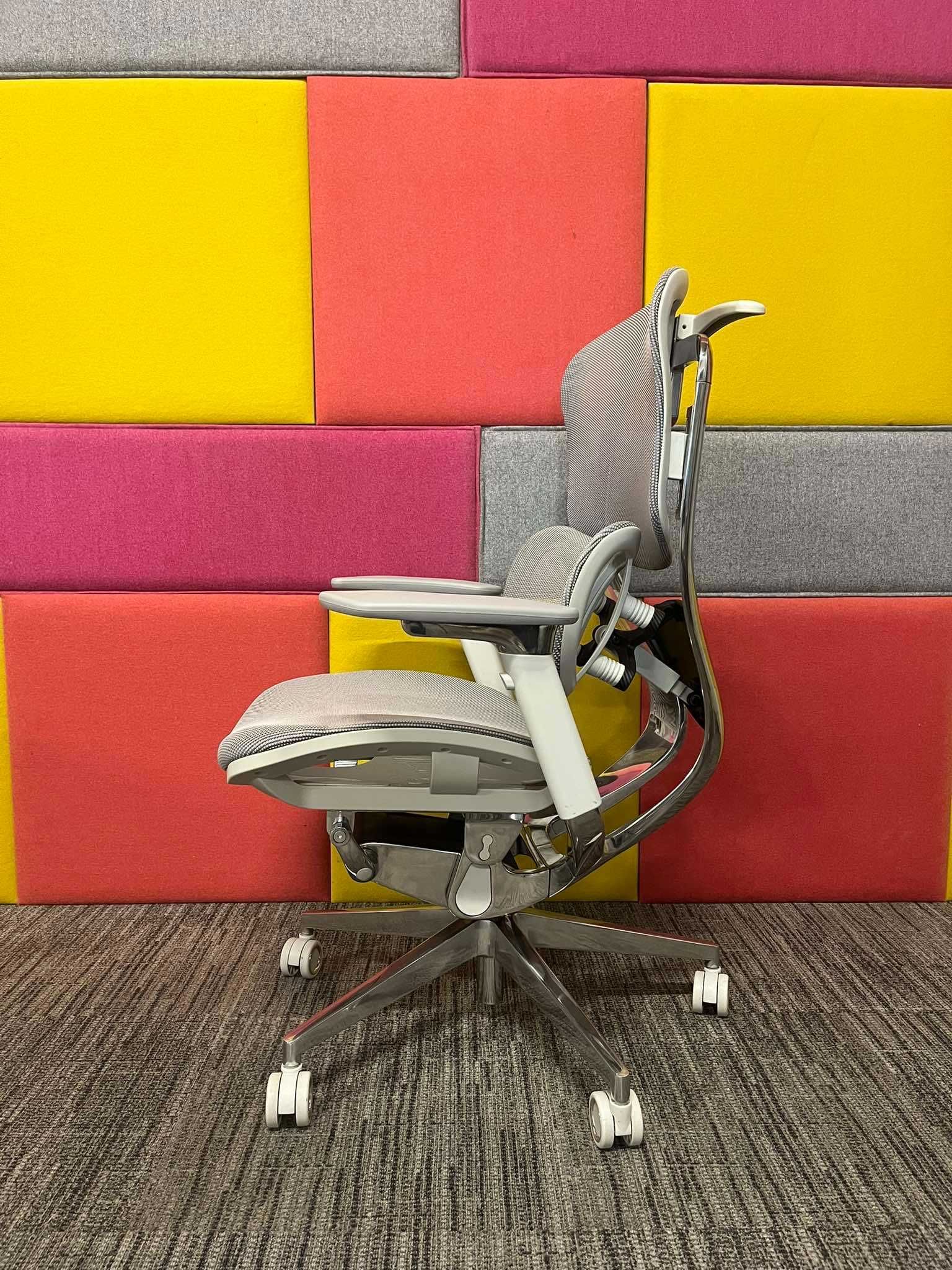 NOWY Fotel biurowy obrotowy ergonomiczny Ergoup Fly szary