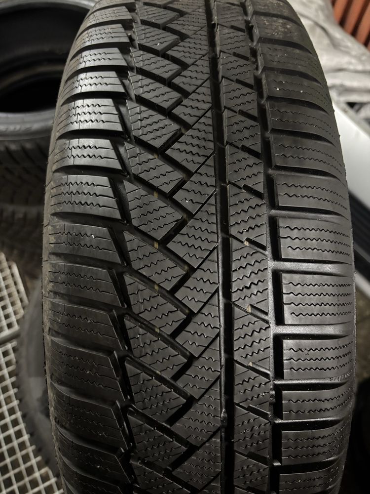 Komplet opon zimowych 215/65 R17 Continental