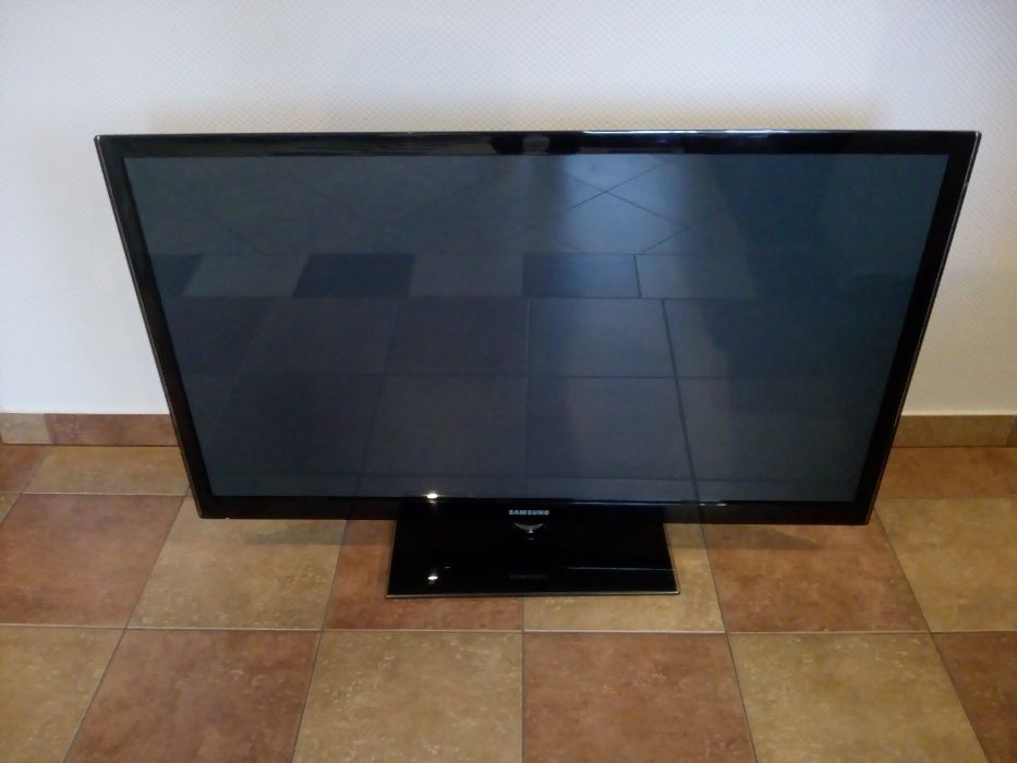 Telewizor Samsung 51" 3D Full HD, model PS51E550D1W + okulary 3D