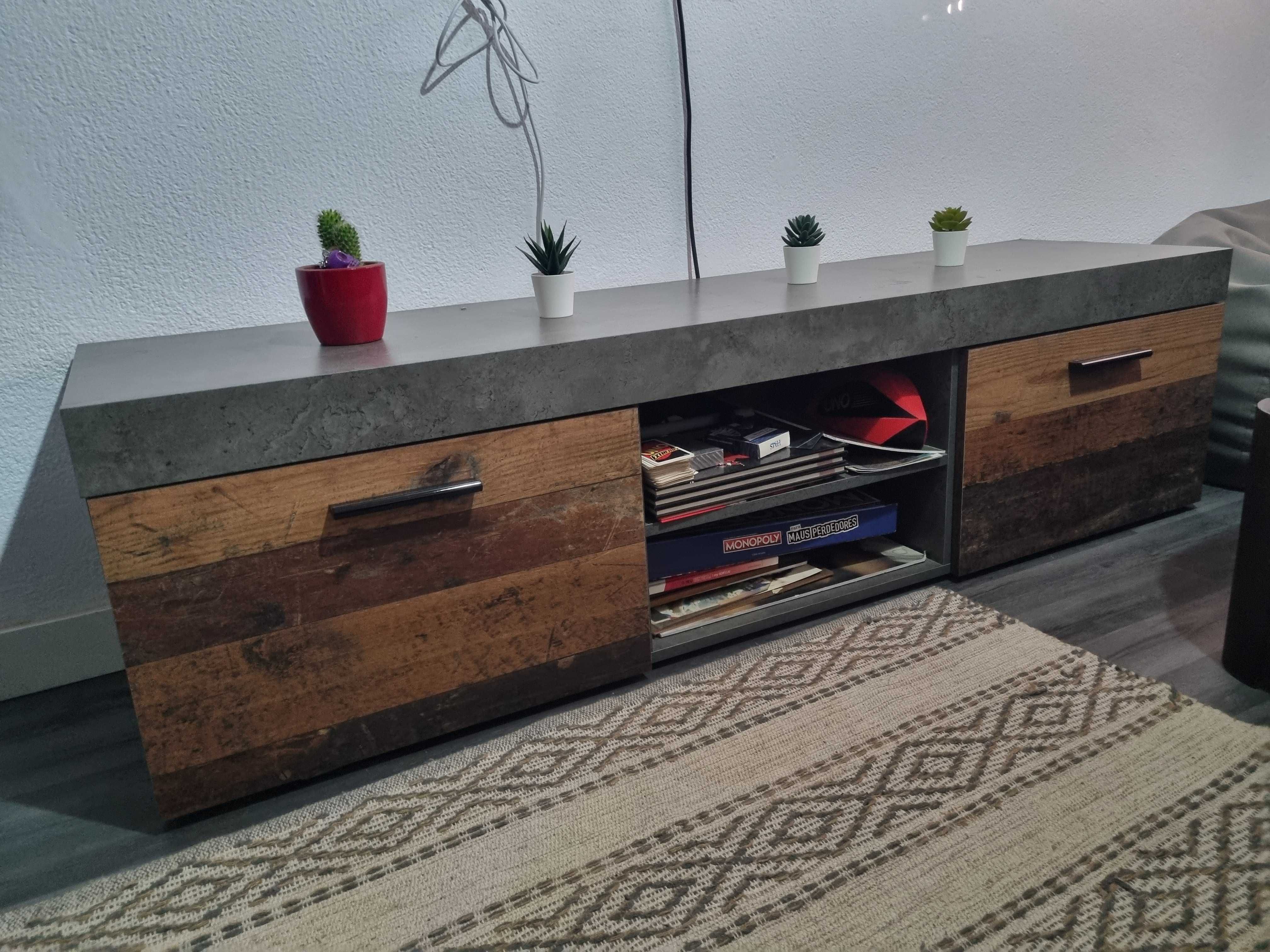 Móvel de sala três módulos