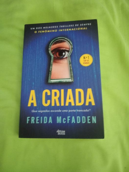 Livro a criada novo