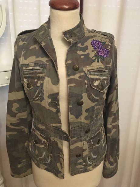 Blusão / Casaco estilo militar camuflado da marca Zara