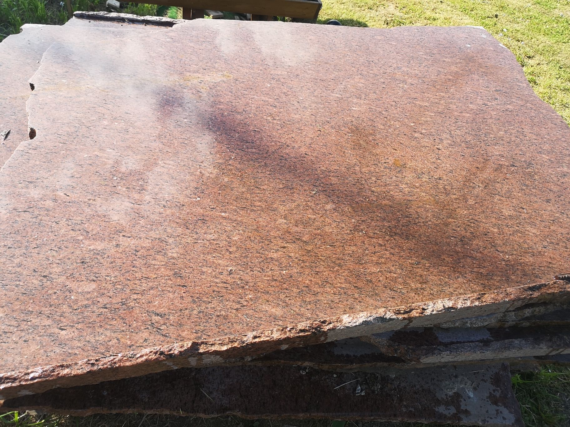 Plyty granitowe >1m2/szt Granit od 28mm do 35mm gr. Czerwona vanga red