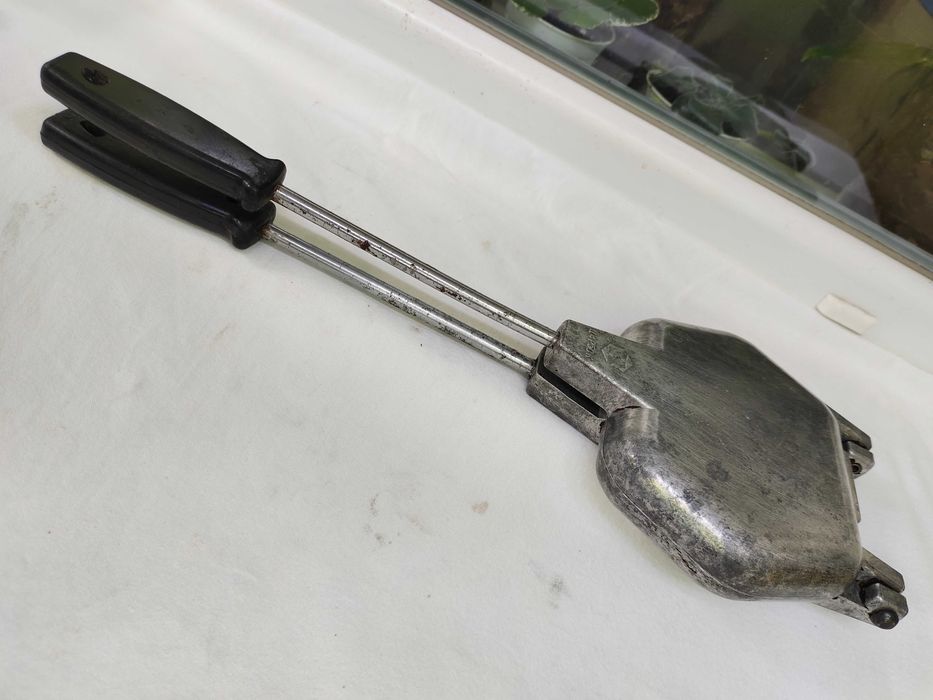 Горішниця радянська орешница форма для випічки горішків під начинку