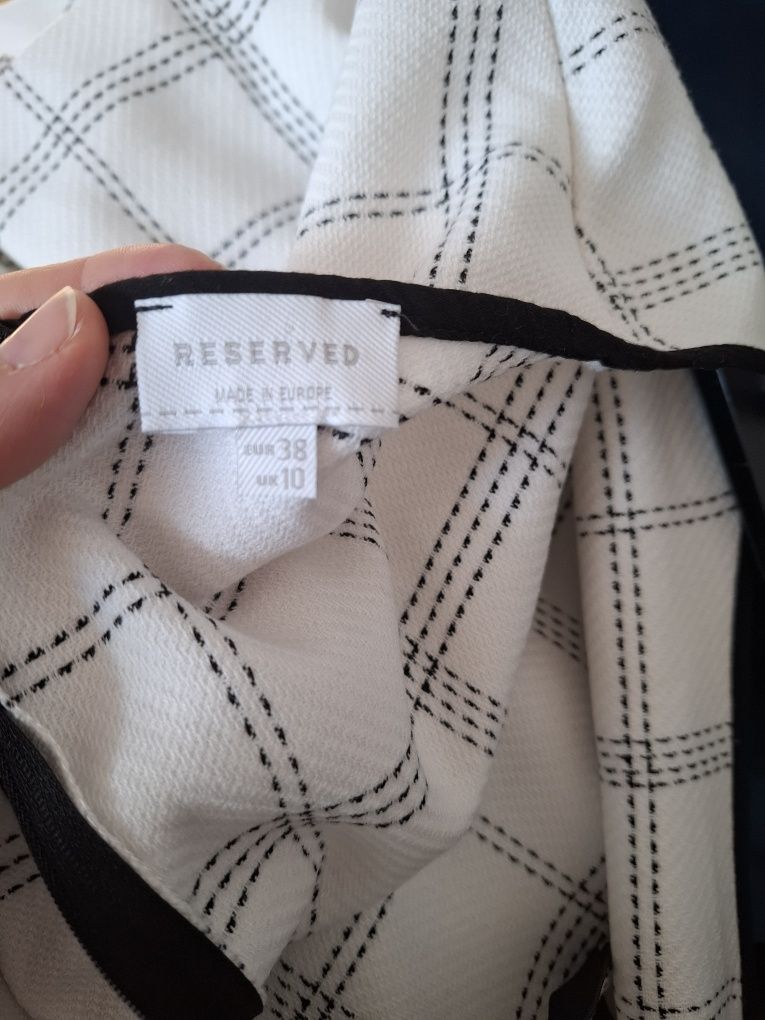 Śmietankowa sukienka ciążowa