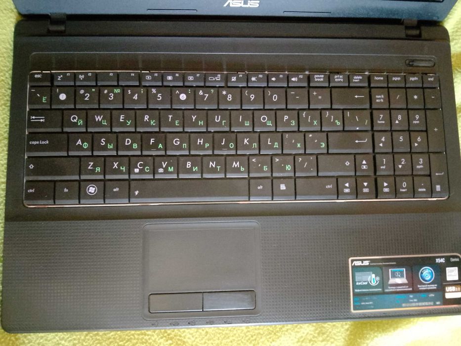 Ноутбук ASUS Х54С 6 Гб ОЗУ, SSD 120 Гб и HDD 500 Гб