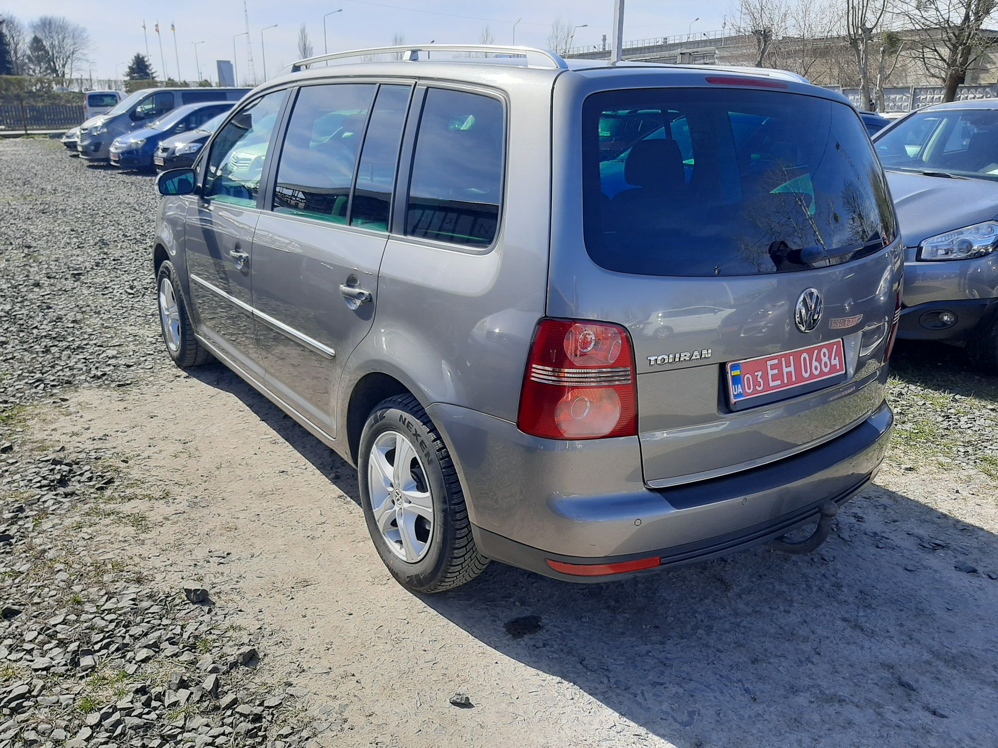 VW Touran 7 місць.