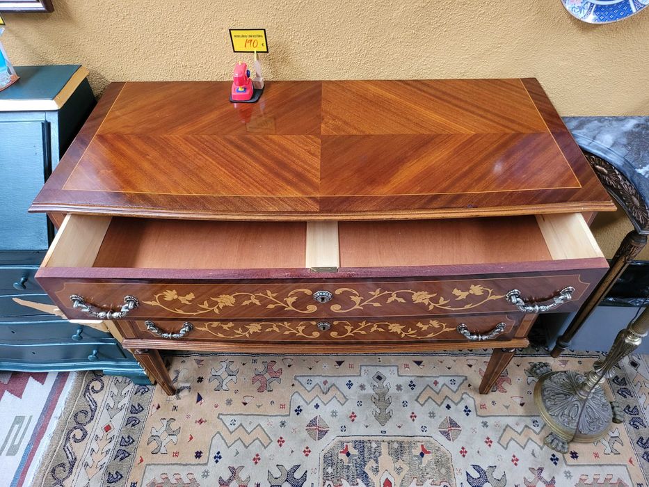 Cómoda estilo D. Maria - Bom estado geral