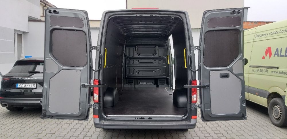 Zabudowa busa furgonu, Podłoga Crafter/MAN TGE, zabudowa paki, boczki
