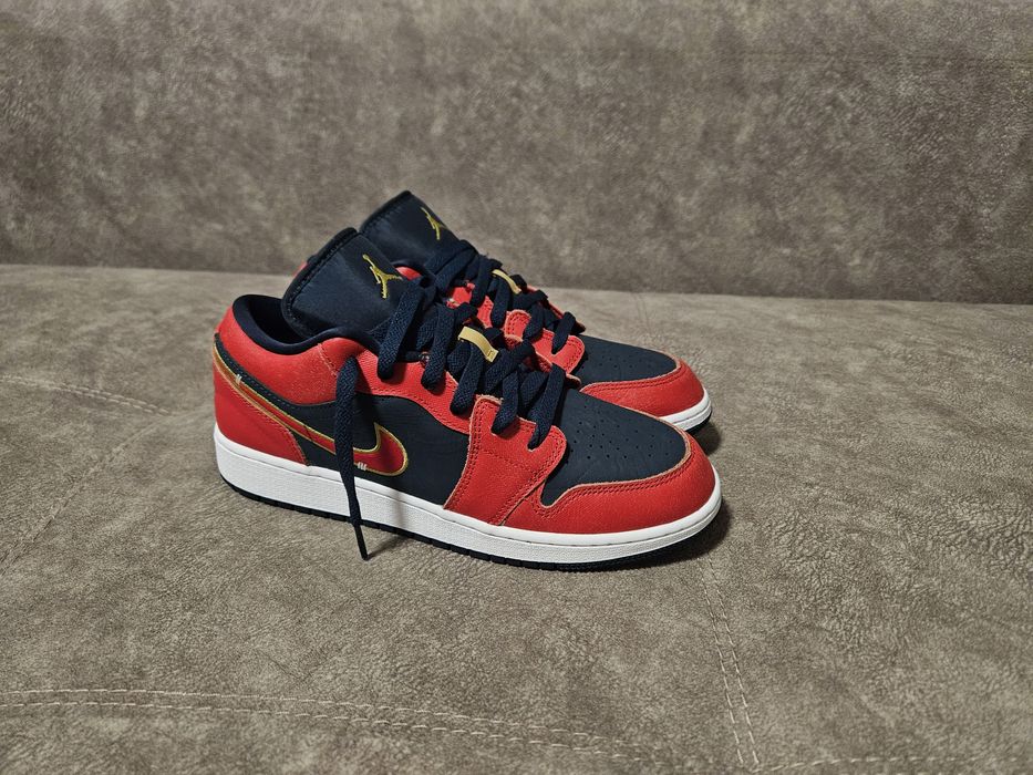 Нові кросівки Nike Air Jordan 1 Low SE (40)