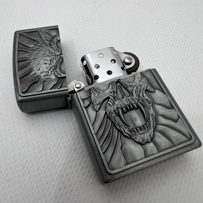 Безиновая зажигалка Kantai r14 + бензин форма Zippo