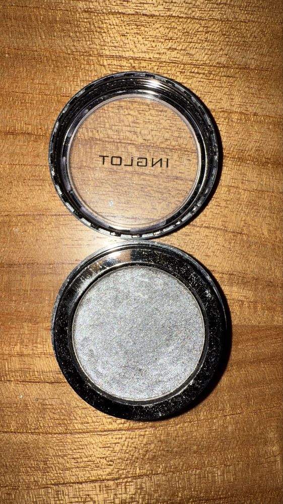 Inglot dwa pojedyncze cienie do powiek kolor zielony i szary