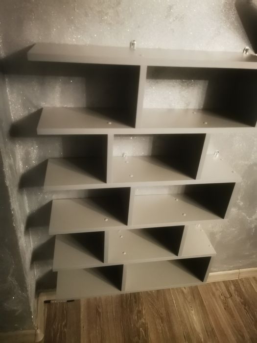 Regał na ścianę szary