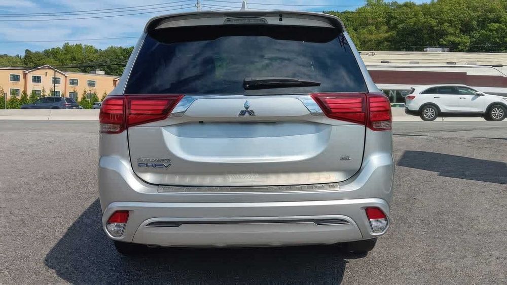 Mitsubishi Outlander Hybrid Plug-in SEL S-AWC      2022