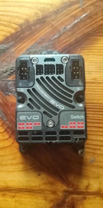 Регулятор жививлення сервоприводів