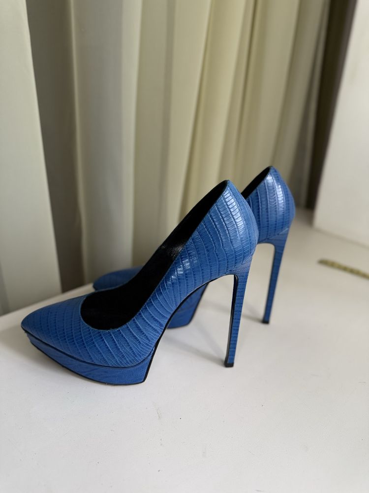 Туфли Yves Saint Laurent