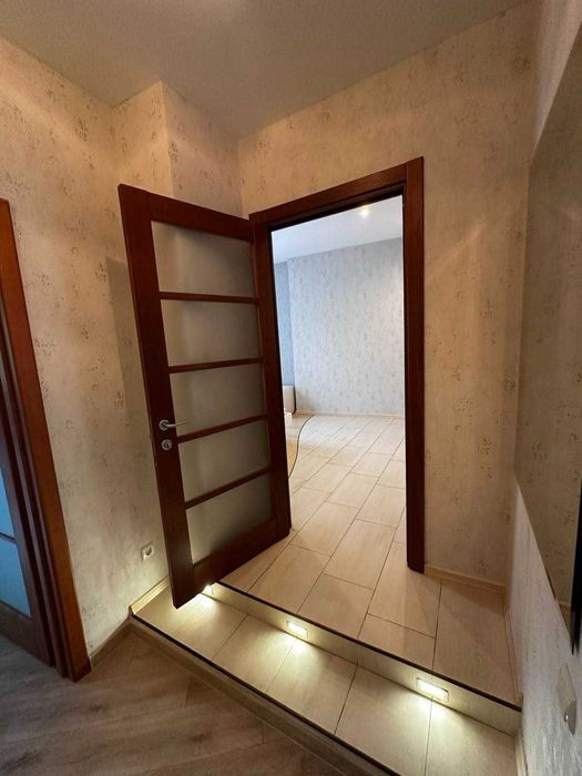 Сдам длительно 3-комнатную квартиру в центре!