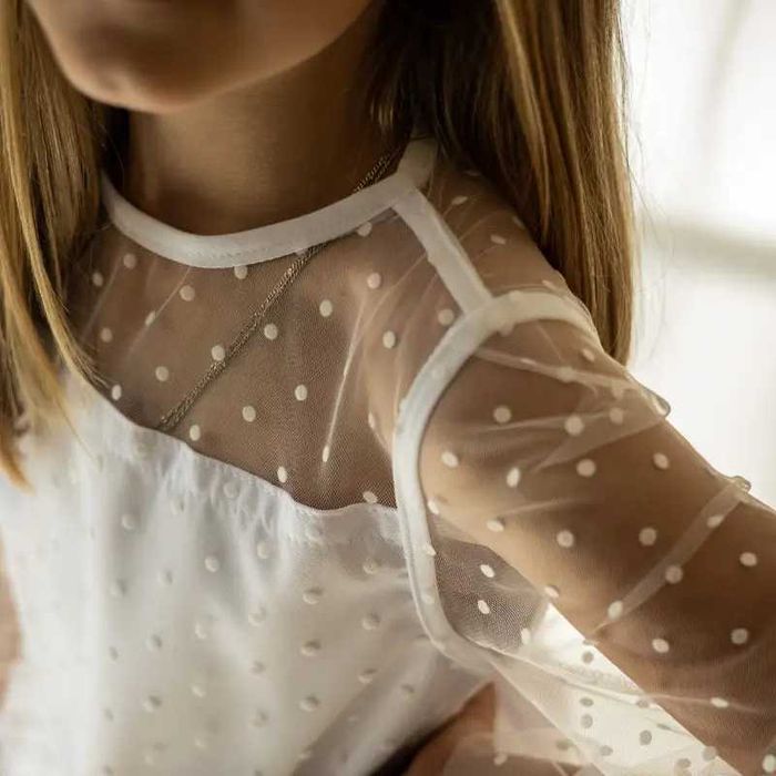 Продам дуже гарну, святкову сукню на дівчинку!