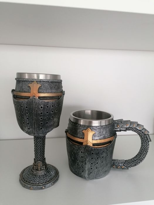 Cálices E canecas mediavais