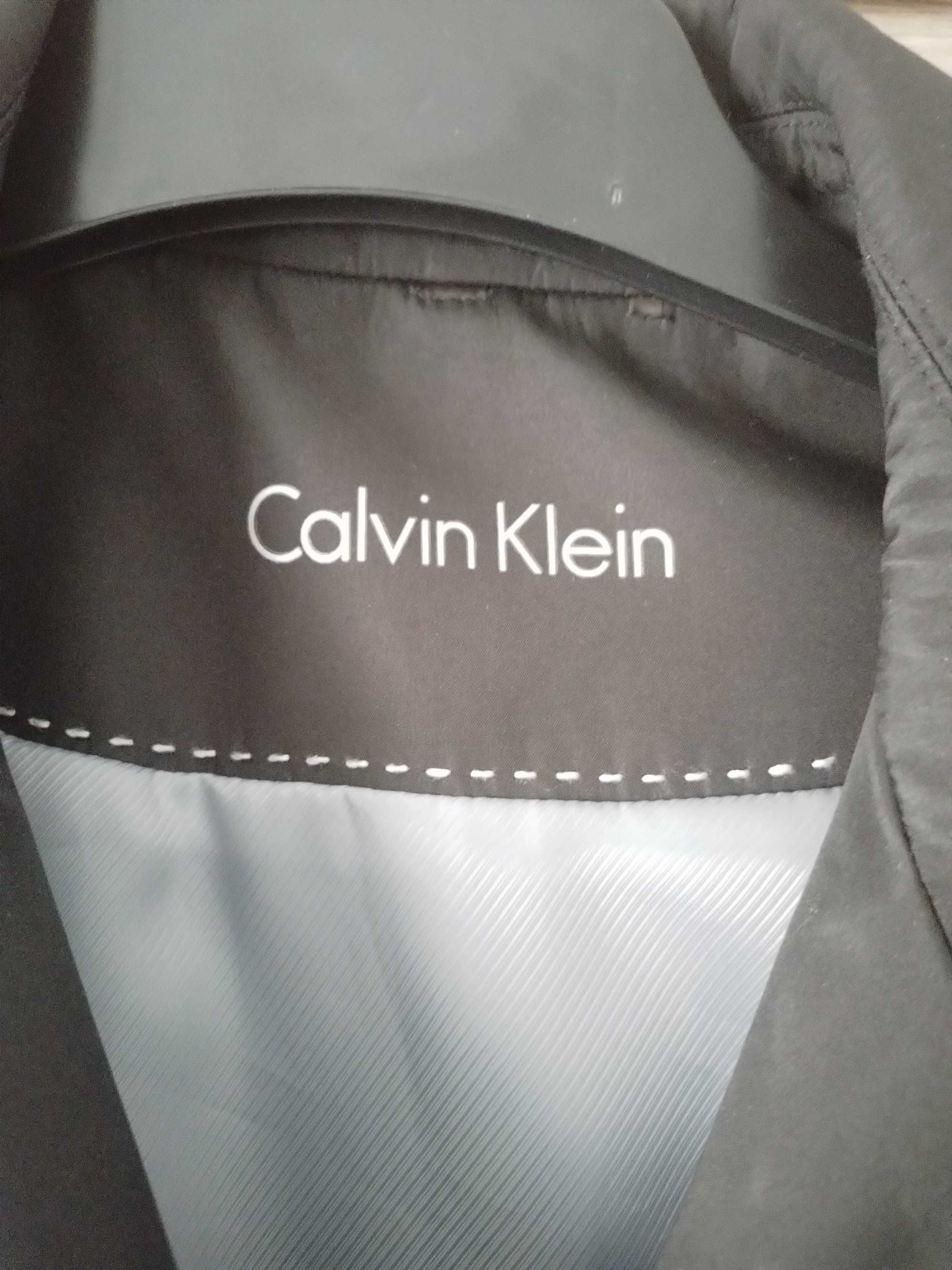 Calvin Klein piękny czarny  elegancki krótki płaszczyk.