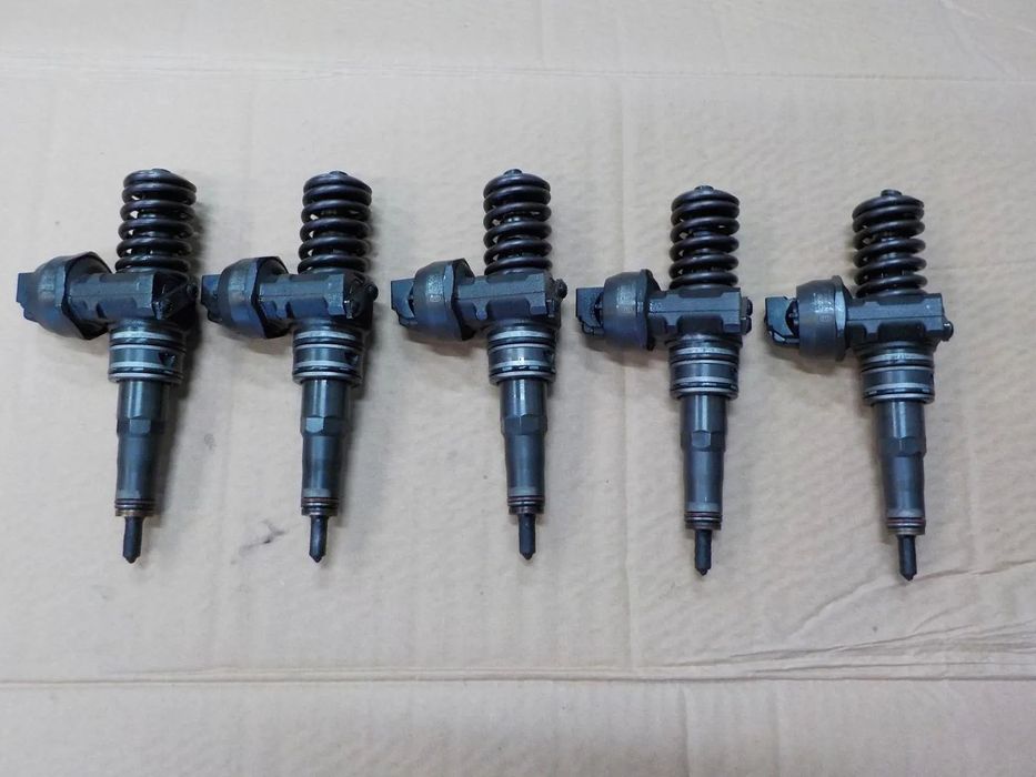 VW T5 2.5 TDI BNZ WTRYSK WTRYSKI POMPOWTRYSK 070145073R