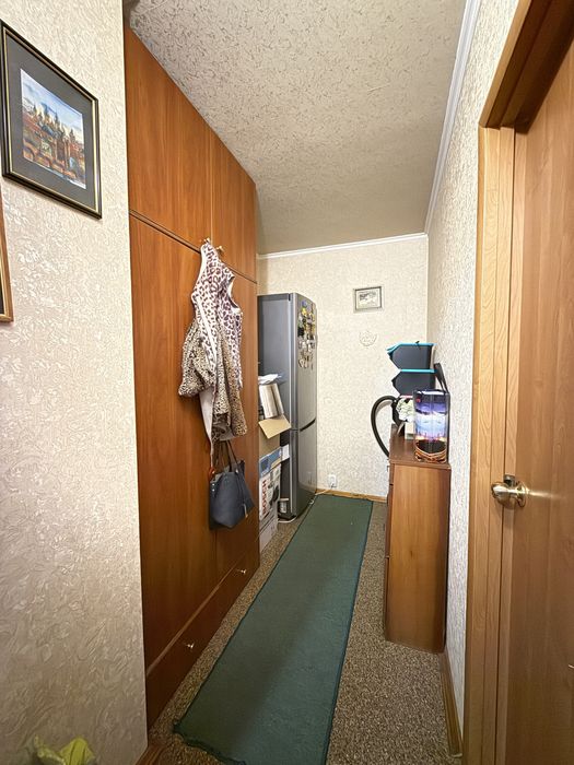 Трикімнатна квартира з ремонтом біля ТЦ! Без комісії!