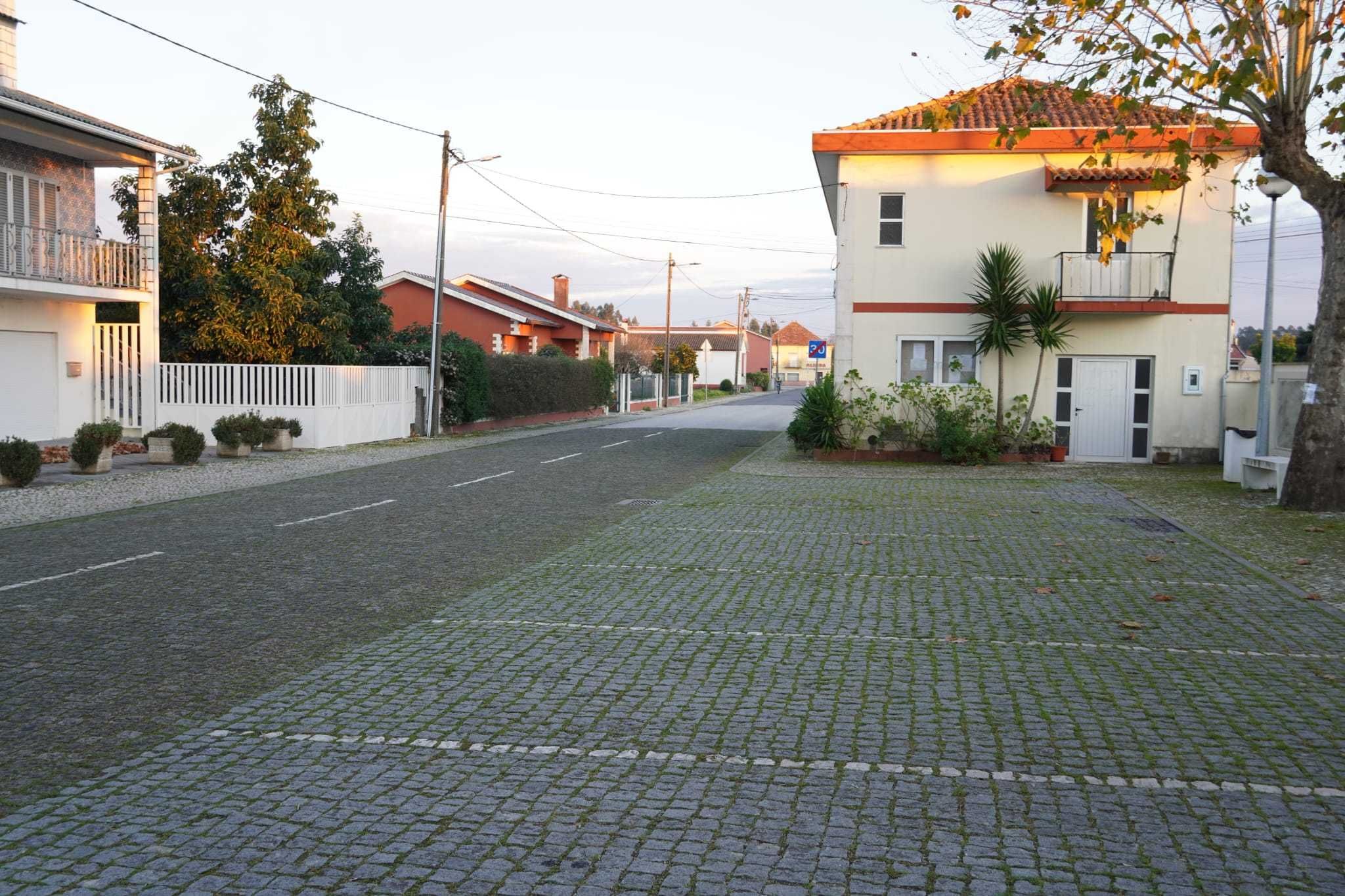 Restaurante com cozinha equipada